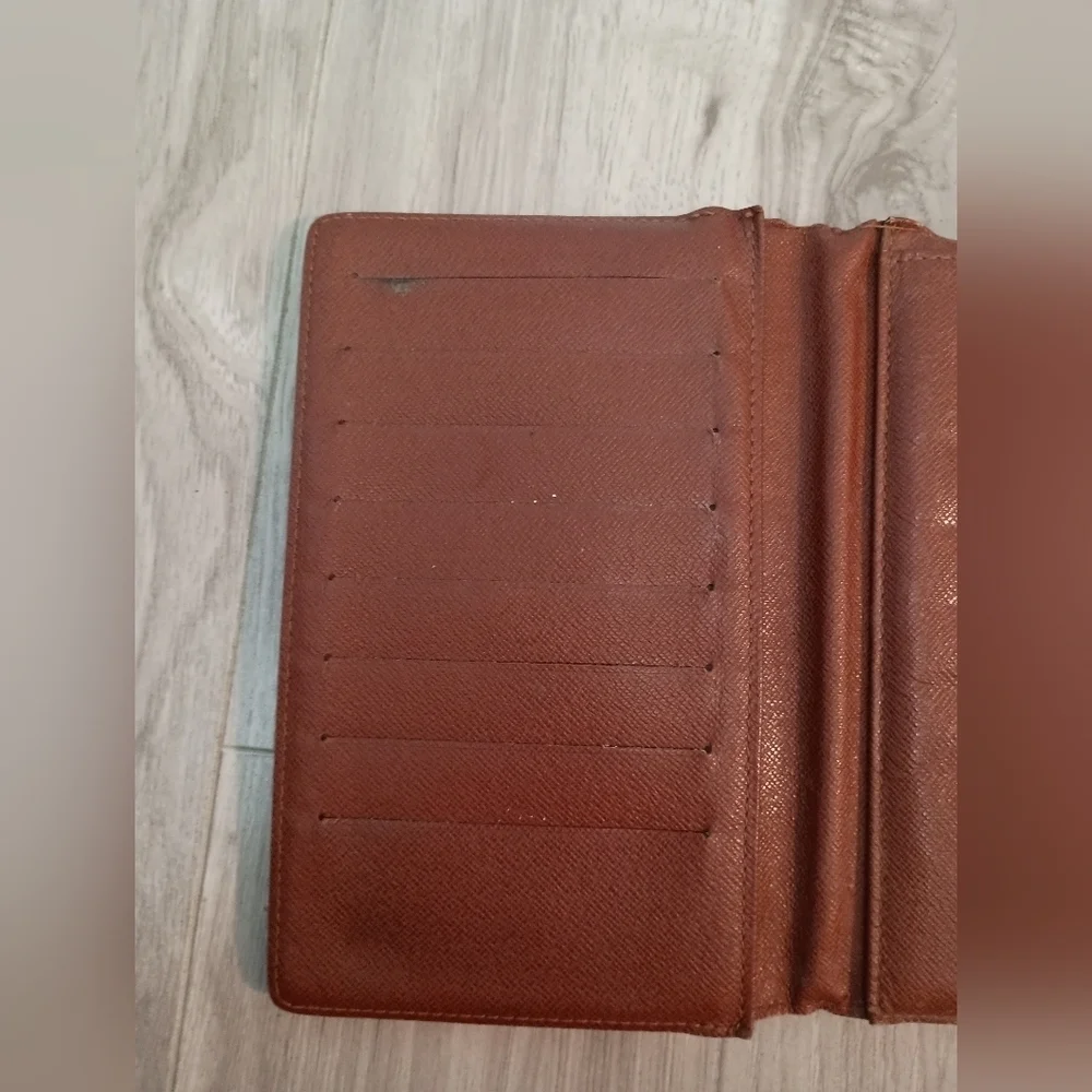 Louis Vuitton Monogram Pochette Passport Trifold Wallet